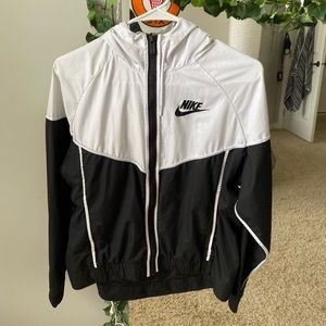 Nike white/black windbreaker